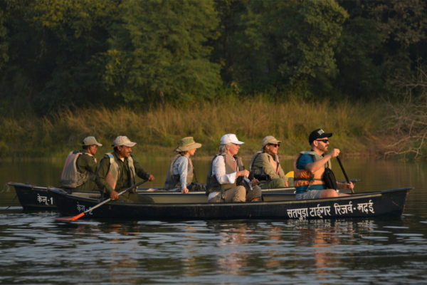 Canoe Safaris | Ameliya Safaris | group tours